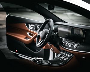 Preview wallpaper mercedes e200, mercedes, steering wheel, salon, car