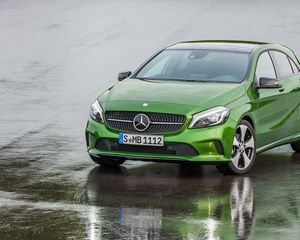 Preview wallpaper mercedes-benz, a 250, w176, green, front view