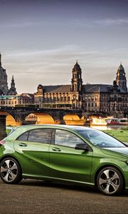 Preview wallpaper mercedes-benz, a-class, a200, w176, green, side view