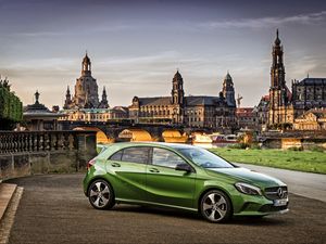 Preview wallpaper mercedes-benz, a-class, a200, w176, green, side view