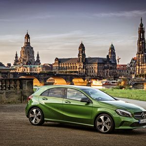 Preview wallpaper mercedes-benz, a-class, a200, w176, green, side view