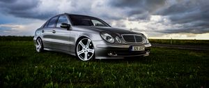 Preview wallpaper mercedes-benz, mercedes, car, silver, grass