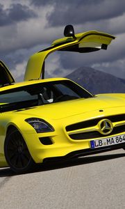 Preview wallpaper mercedes-benz, yellow, sls, amg, e-cell, coupe