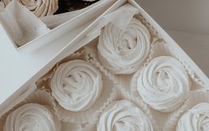 Preview wallpaper meringue, dessert, sweets