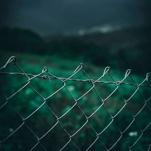 Preview wallpaper mesh, fence, blur, sky, grass, clouds