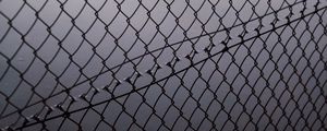 Preview wallpaper mesh, fence, fog, bw