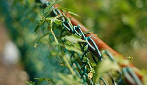 Preview wallpaper mesh, metal, grass, wreath