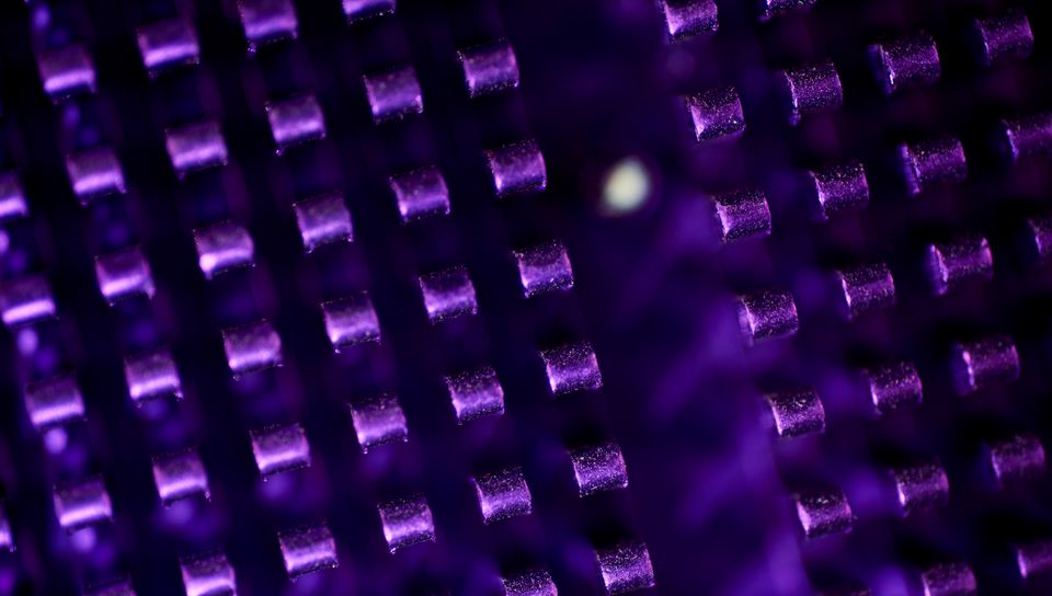 960x544 Wallpaper metal, glare, purple, dark