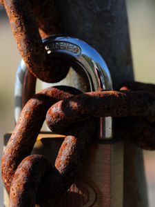 Preview wallpaper metal, rust, lock, chain, mesh