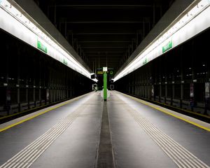 Preview wallpaper metro, perspective, building, lamps, glow