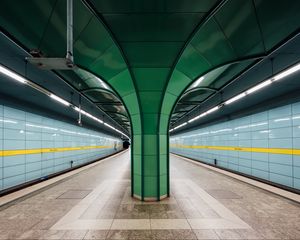 Preview wallpaper metro, platform, column