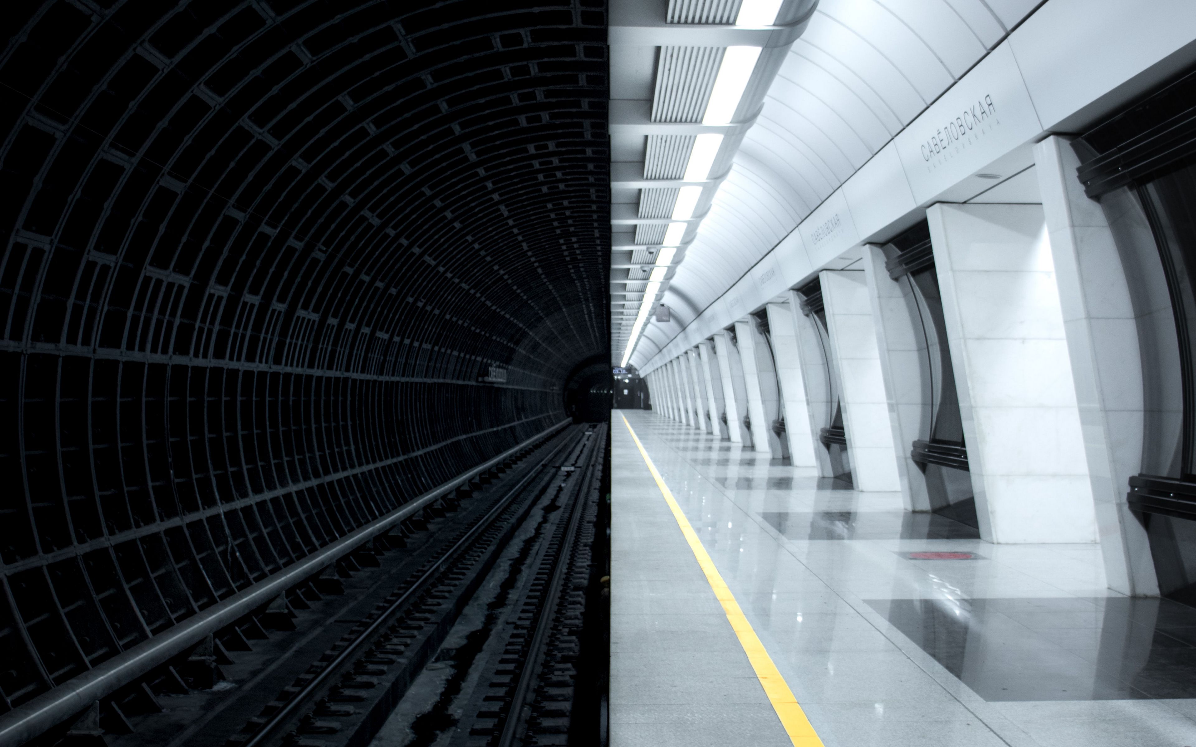 Станция в течение. Метро тоннель подземелье Московского метрополитена. Тоннель метрополитена. Платформа в тоннеле метро. Метро фото.