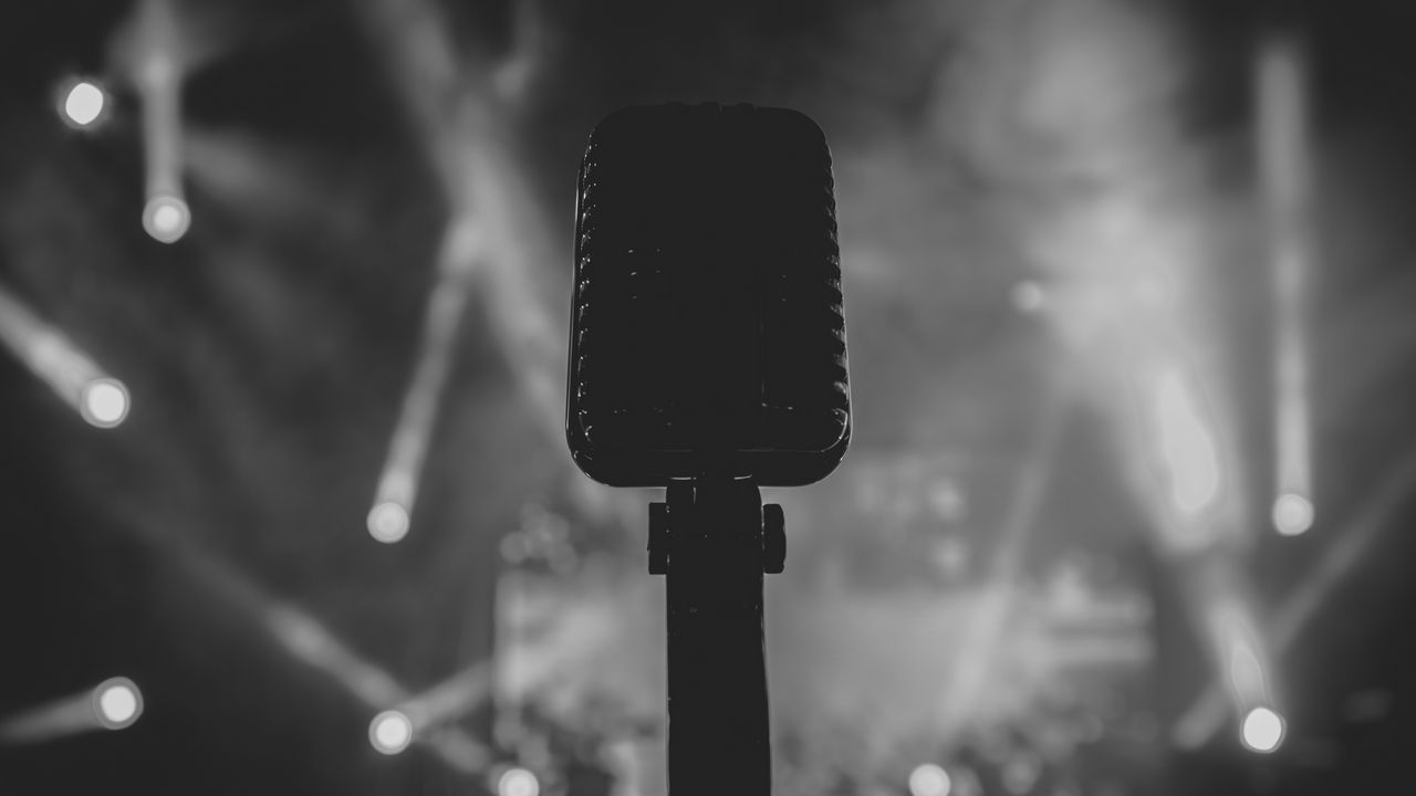 Wallpaper microphone, audio, bw