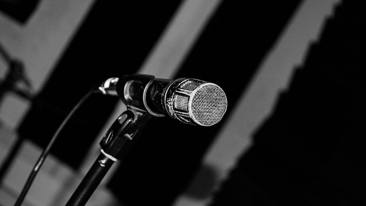 Wallpaper microphone, black and white, blur, music