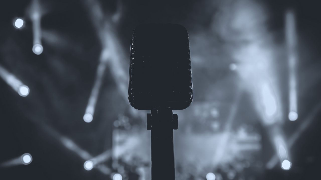 Wallpaper microphone, bw, sound, dark