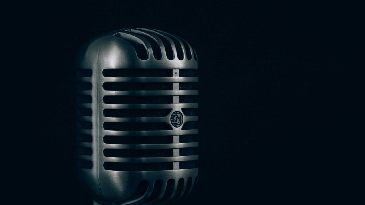 Wallpaper microphone, device, dark background