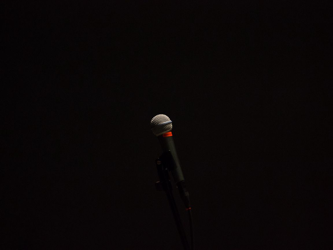 1152x864 Wallpaper microphone, equipment, device, dark background