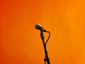 Preview wallpaper microphone, music, orange background