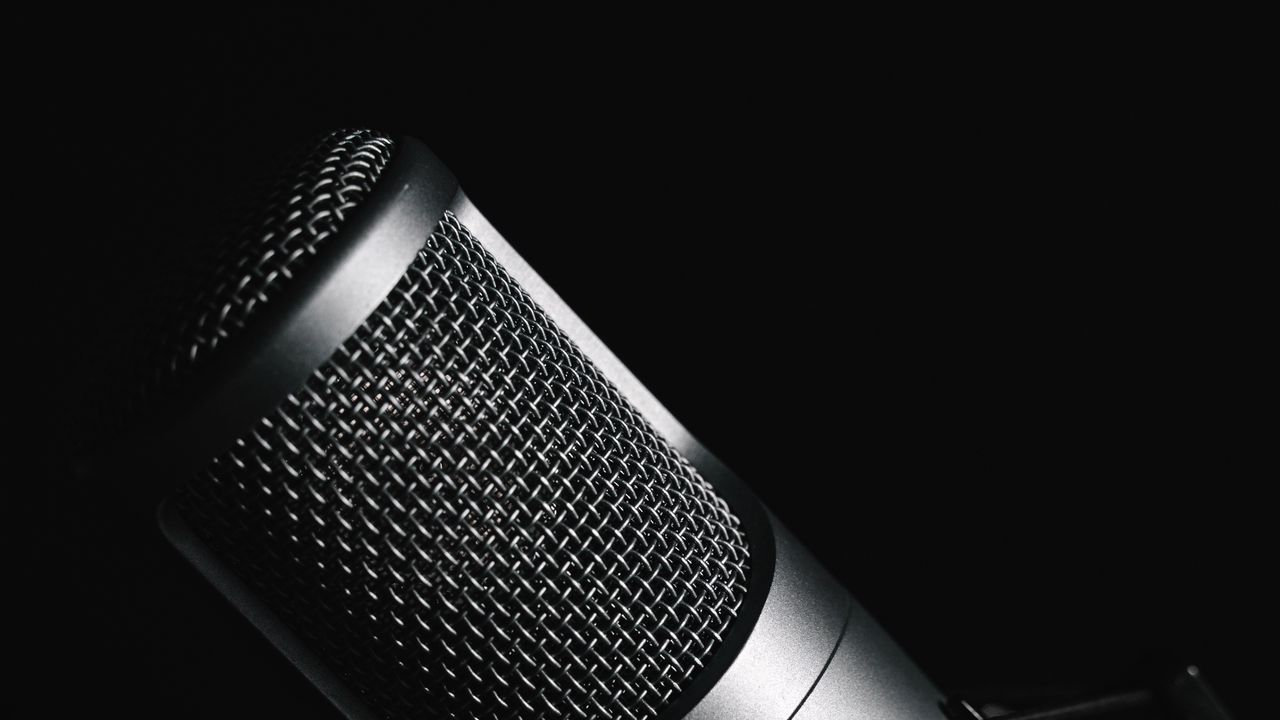 Wallpaper microphone, technology, music, black and white