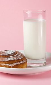 Preview wallpaper milk, glass, roll, plate