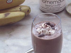 Preview wallpaper milkshake, glass, dessert
