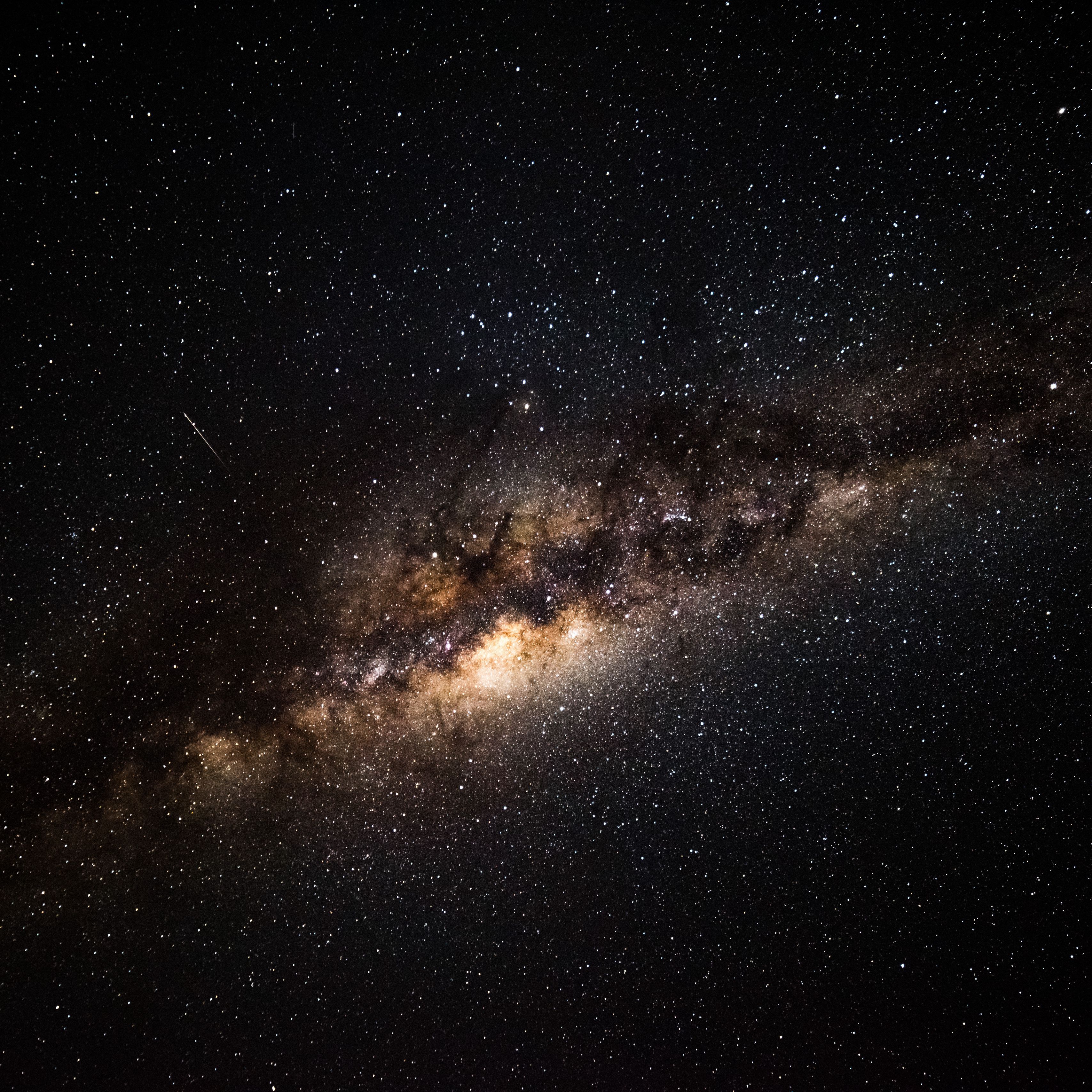 Đối với những người yêu thích thiên văn học, hãy đến với bộ sưu tập ảnh của chúng tôi về Dải Ngân Hà. Bạn sẽ được chiêm ngưỡng những hình ảnh đẹp nhất của chúng tôi về vũ trụ, và tìm hiểu thêm về sự thành lập và phát triển của ngôi nhà toàn vũ trụ.