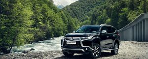 Preview wallpaper mitsubishi pajero, suv, mountains