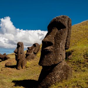 Preview wallpaper moai, statue, idol, easter island, stone