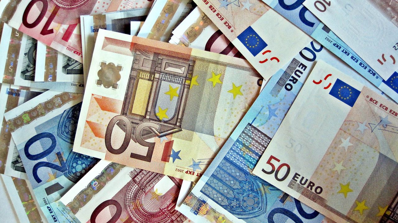 Wallpaper money, euro, background