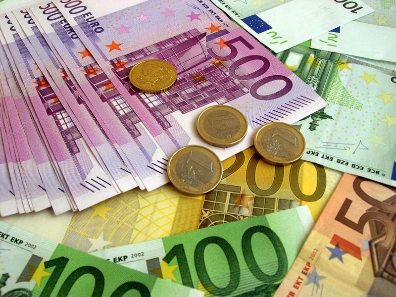 Download wallpaper 800x600 money, euro, banknotes, coins pocket pc, pda hd  background