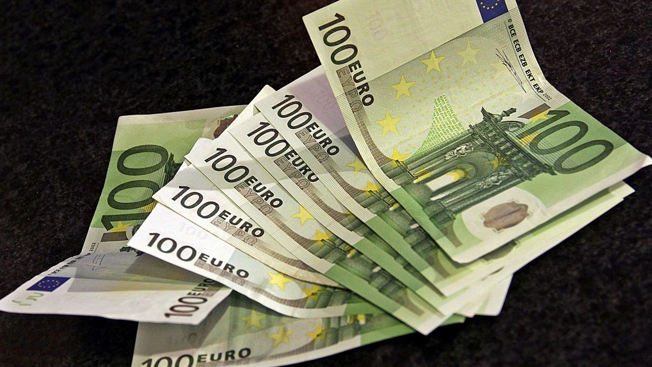 Wallpaper money, euro, green, black