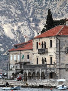 Preview wallpaper montenegro, hotel, lake, mountain