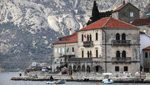 Preview wallpaper montenegro, hotel, lake, mountain