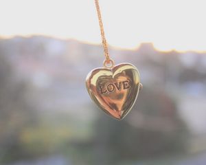 Preview wallpaper mood, decoration, accessory, chain, coulomb, pendant, heart