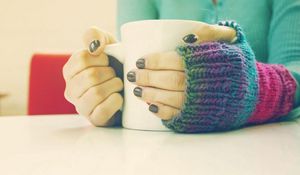 Preview wallpaper mood, girl, mug, nail, nails, sweater, knitted