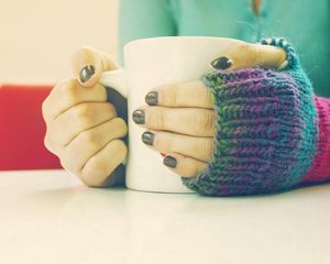 Preview wallpaper mood, girl, mug, nail, nails, sweater, knitted