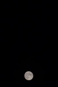 Preview wallpaper moon, black, craters, night