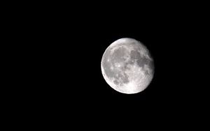Preview wallpaper moon, black, night, full moon, bw