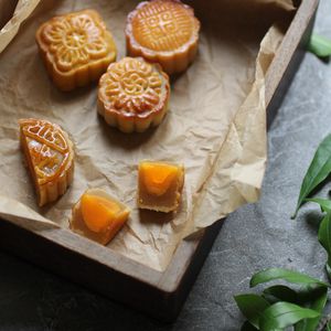 Preview wallpaper moon cakes, baked goods, dessert