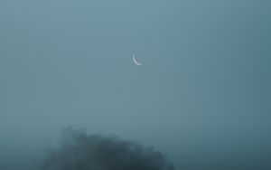 Preview wallpaper moon, cloud, sky, gray