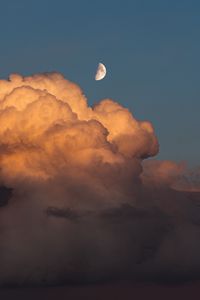 Preview wallpaper moon, clouds, evening, sky