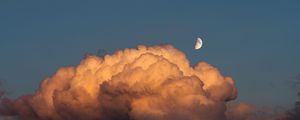 Preview wallpaper moon, clouds, evening, sky