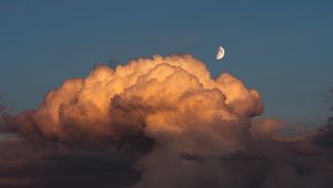 Preview wallpaper moon, clouds, evening, sky