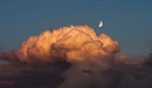 Preview wallpaper moon, clouds, evening, sky