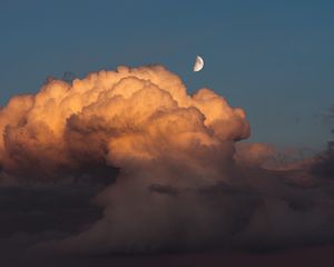 Preview wallpaper moon, clouds, evening, sky
