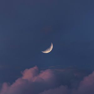 Preview wallpaper moon, clouds, evening, dusk