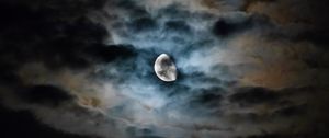 Preview wallpaper moon, clouds, night, sky, dark, overcast