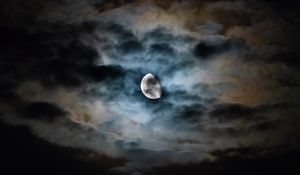 Preview wallpaper moon, clouds, night, sky, dark, overcast