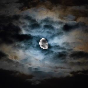 Preview wallpaper moon, clouds, night, sky, dark, overcast