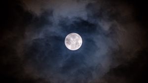 Preview wallpaper moon, clouds, night, dark, moonlight